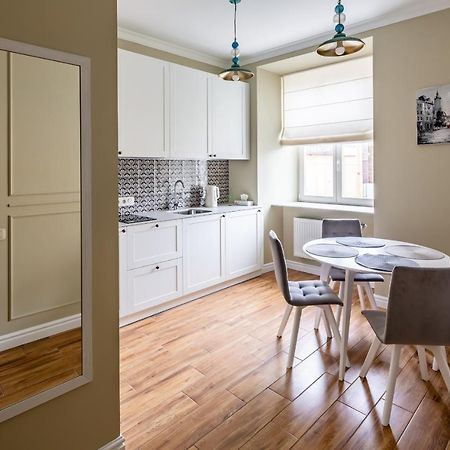 Apartamento Romari Площа Катедральна 8 Leópolis Exterior foto