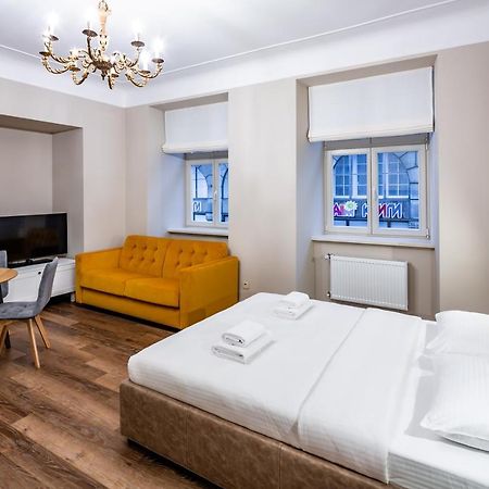 Apartamento Romari Площа Катедральна 8 Leópolis Exterior foto