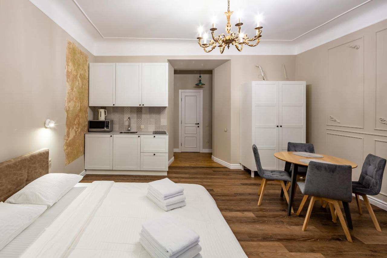 Apartamento Romari Площа Катедральна 8 Leópolis Exterior foto