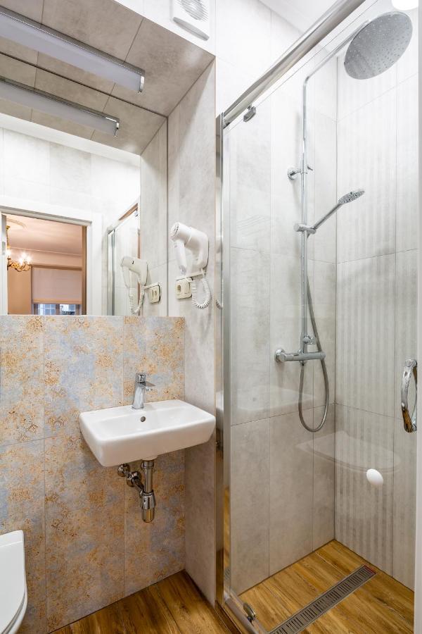 Apartamento Romari Площа Катедральна 8 Leópolis Exterior foto