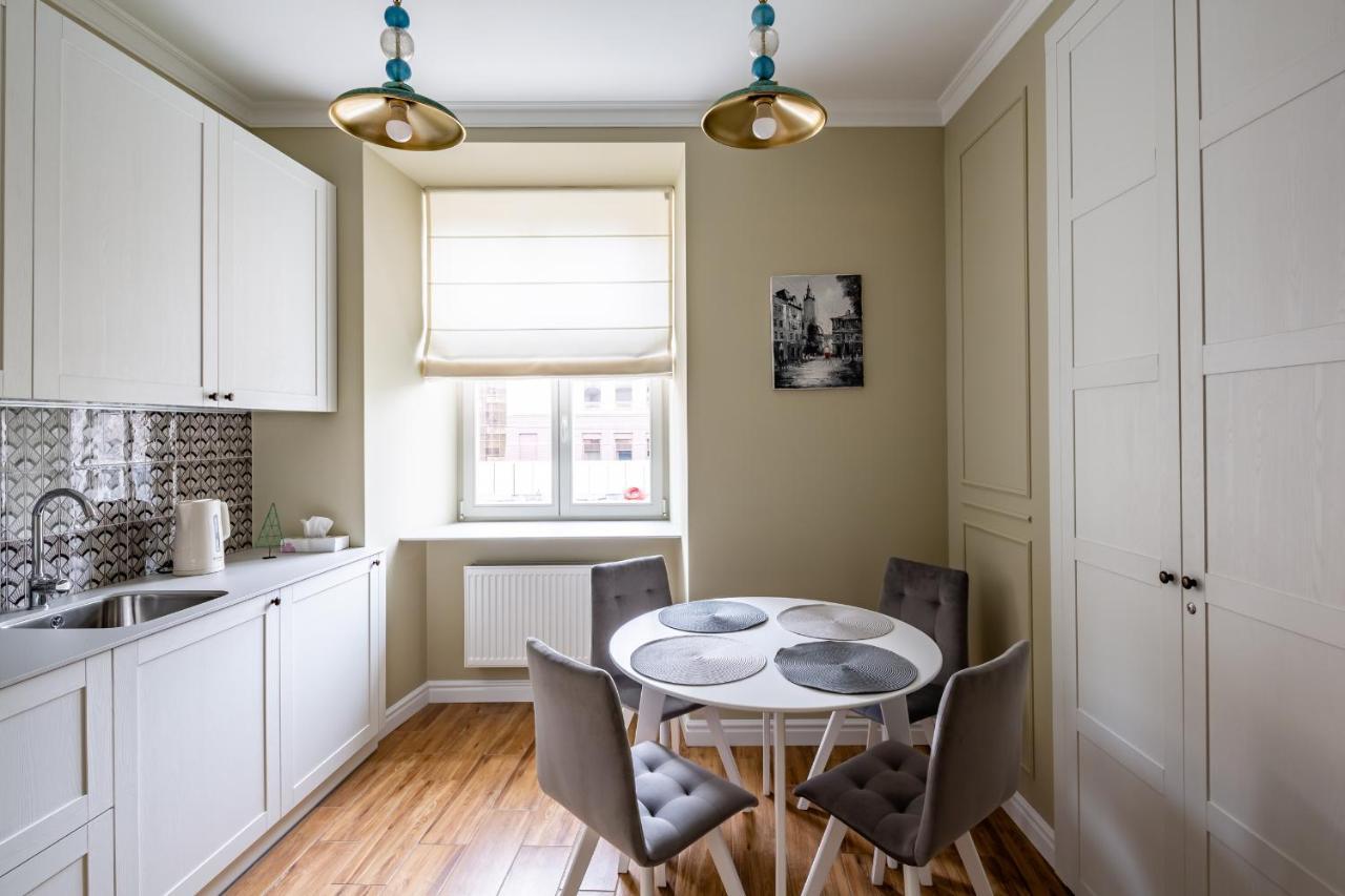 Apartamento Romari Площа Катедральна 8 Leópolis Exterior foto