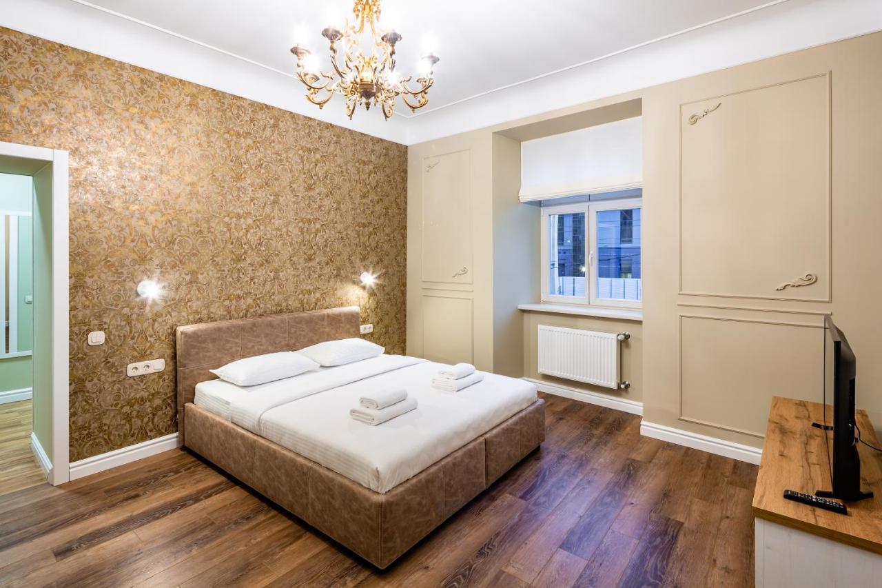 Apartamento Romari Площа Катедральна 8 Leópolis Exterior foto