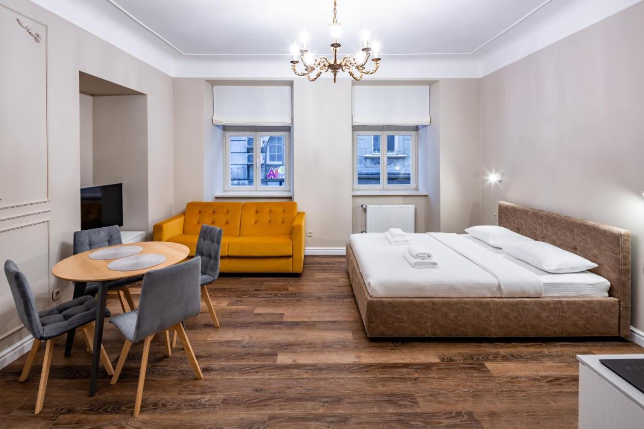 Apartamento Romari Площа Катедральна 8 Leópolis Exterior foto